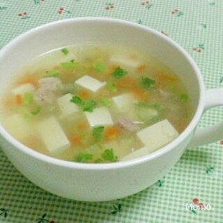 旨味たっぷり♪塩豚と野菜入りの豆腐スープ
